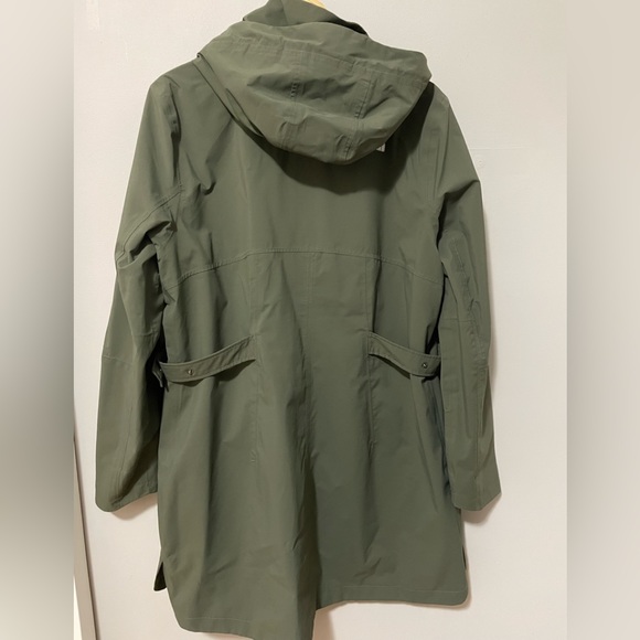 The North Face City Jacket - Picture 2 of 4